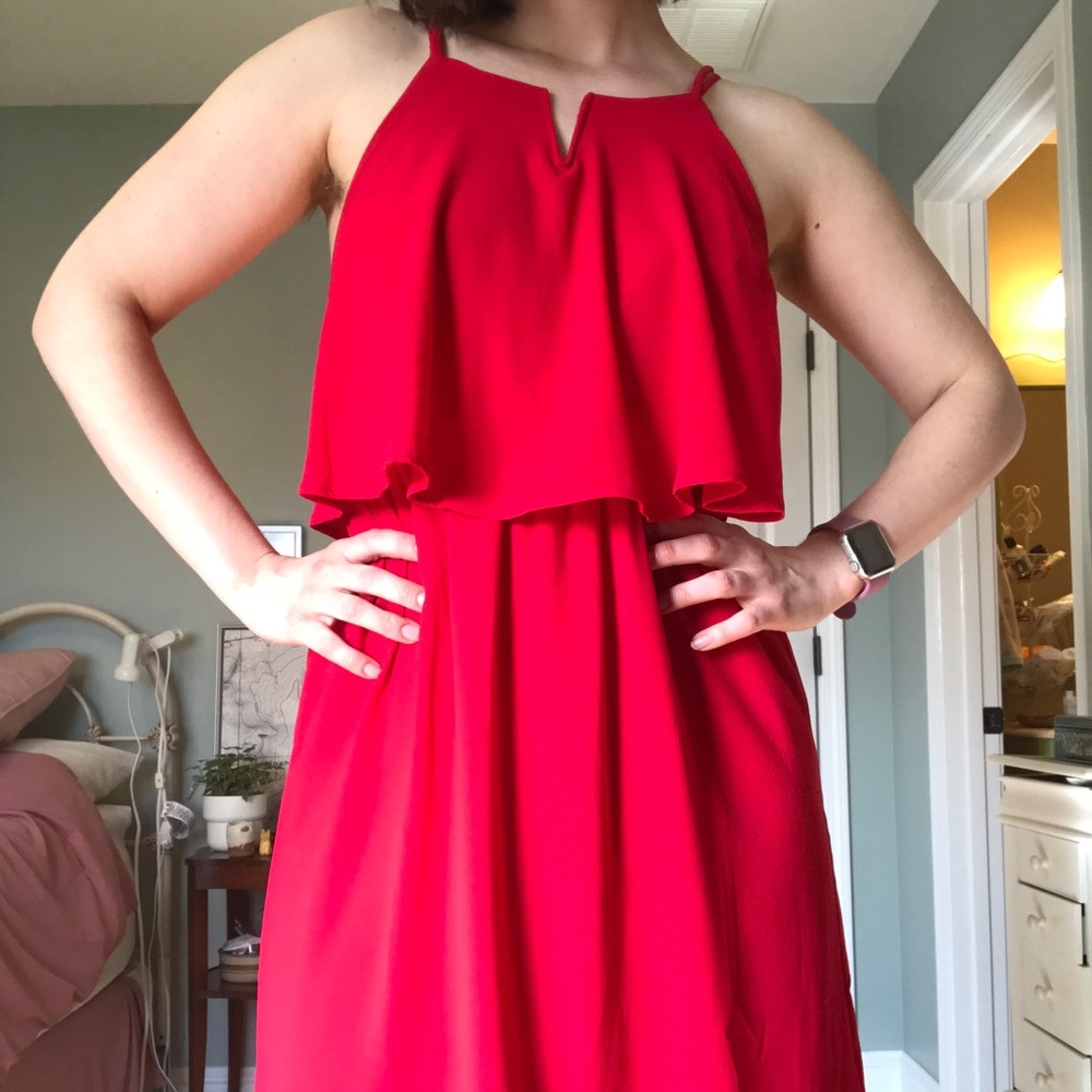 Cute, flowy little red dress.